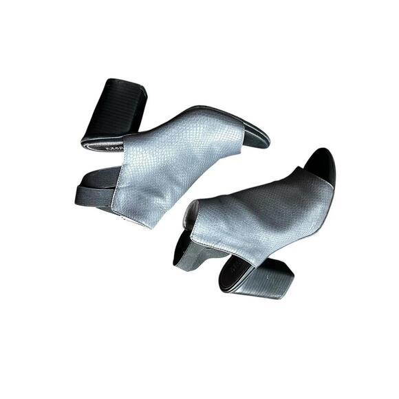 Stylish Grey Open-Toe Heels - Picture 1 of 9